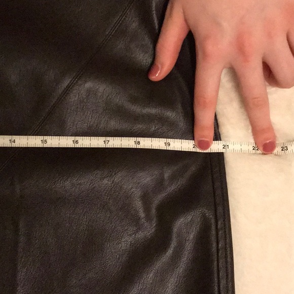 ANTHROPOLOGIE Hallie Faux Leather Mini Skirt - Picture 9 of 9